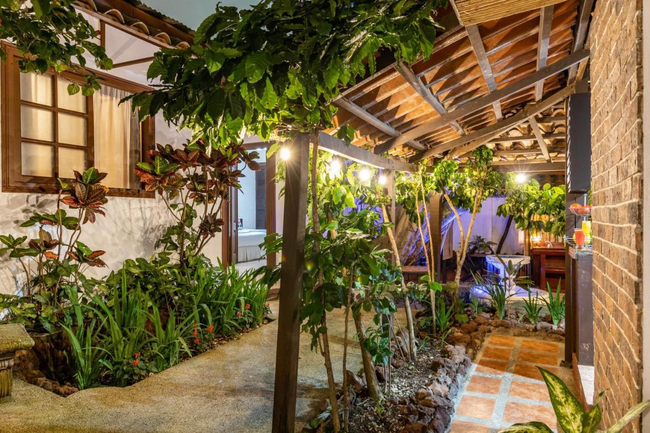 Alajuela City Hotel & Guest House Bagian luar foto