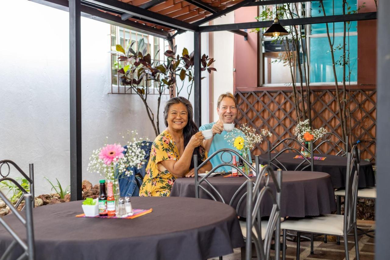 Alajuela City Hotel & Guest House Bagian luar foto
