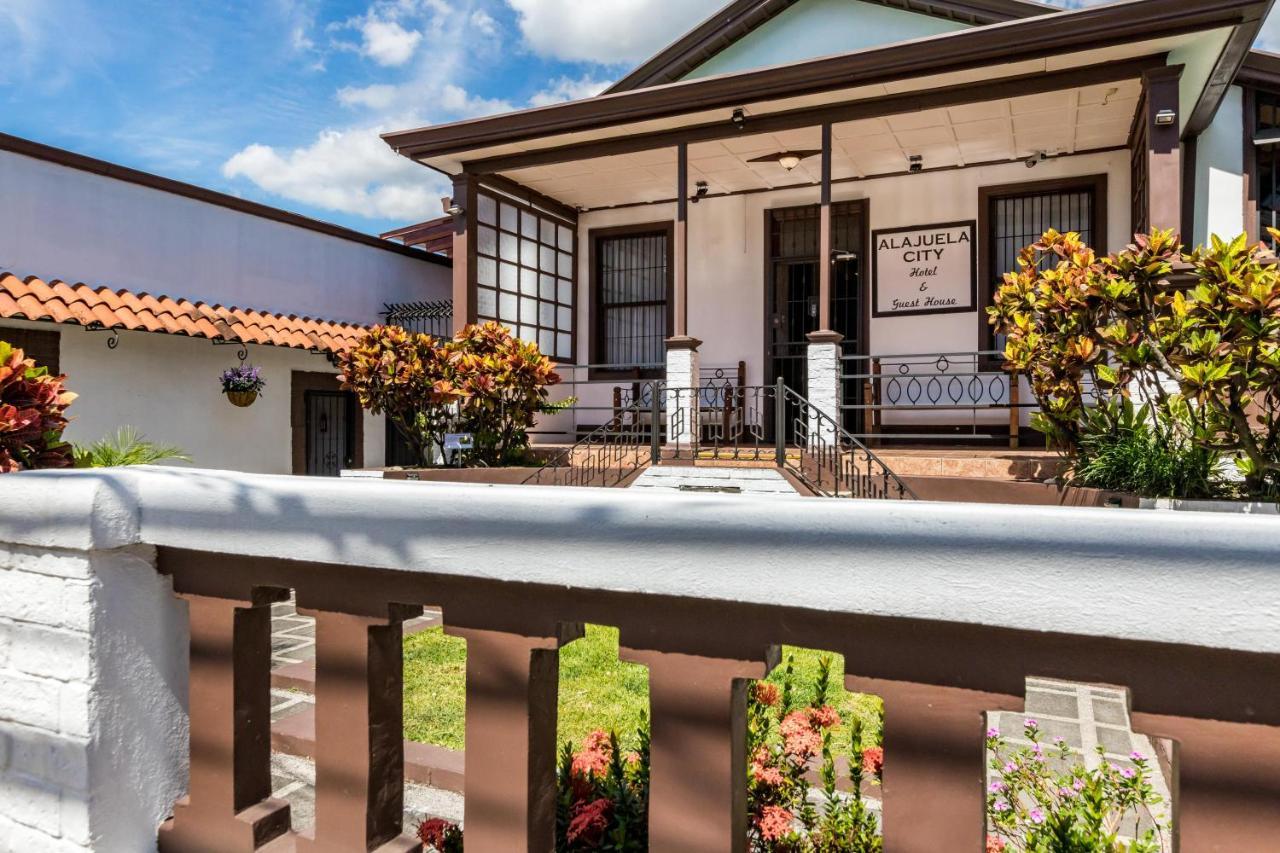 Alajuela City Hotel & Guest House Bagian luar foto