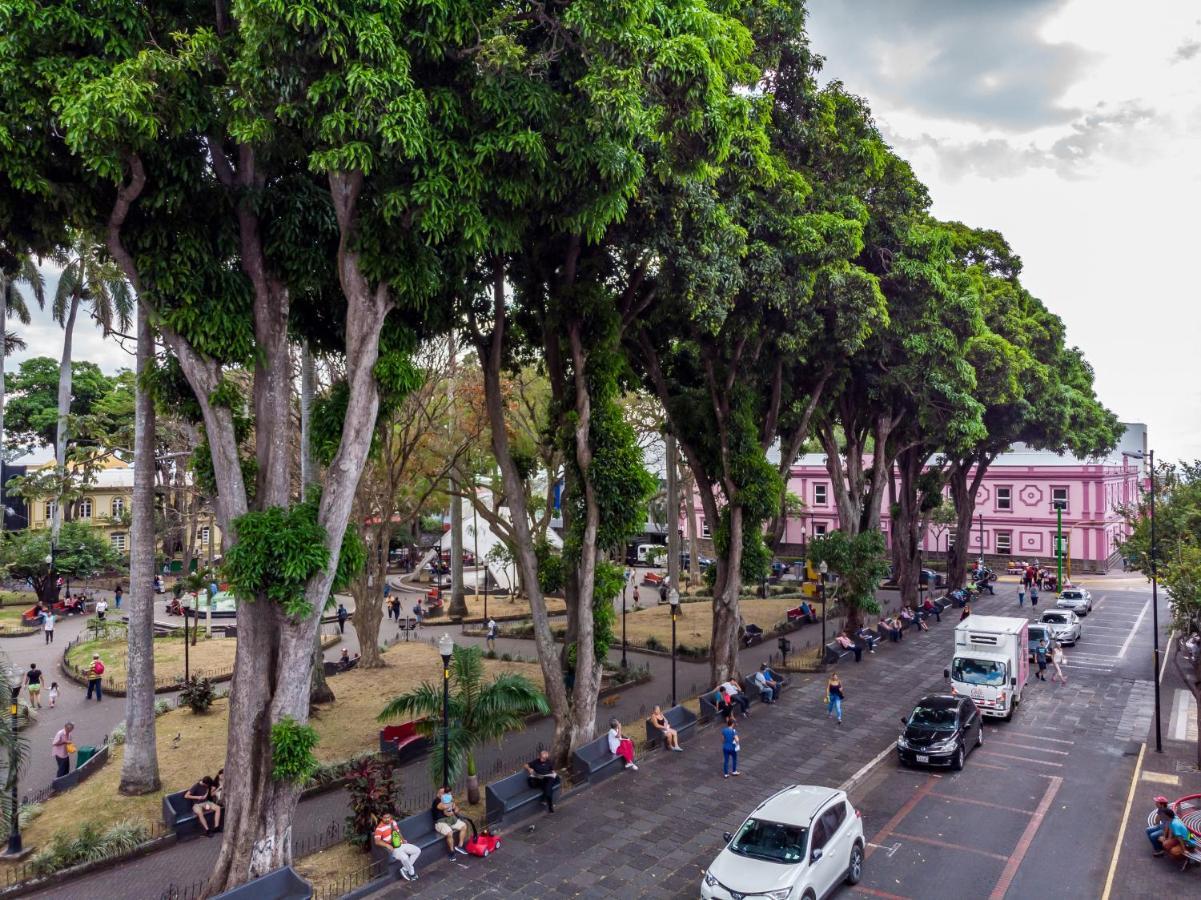 Alajuela City Hotel & Guest House Bagian luar foto